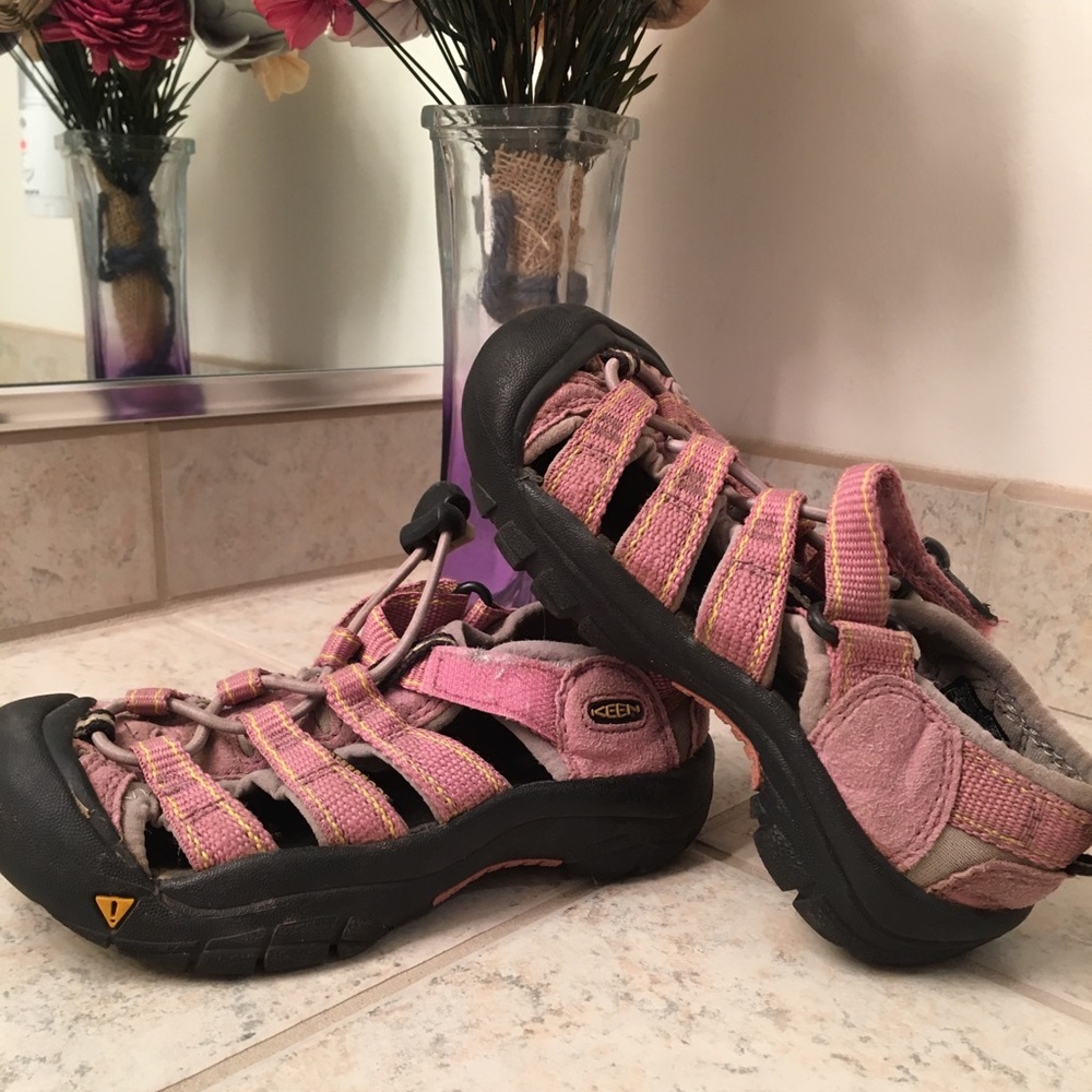 Keen girls shoes